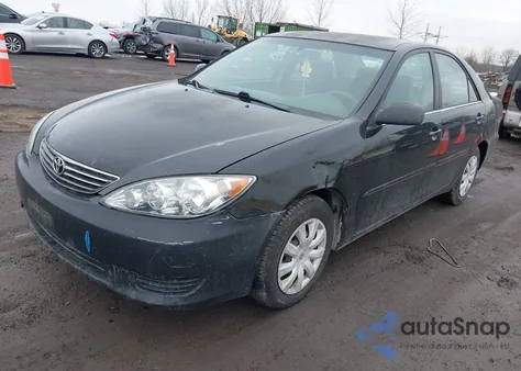 2005 Toyota Camry Std z USA, uszkodzony, nr VIN 4T1BE32K45U036795